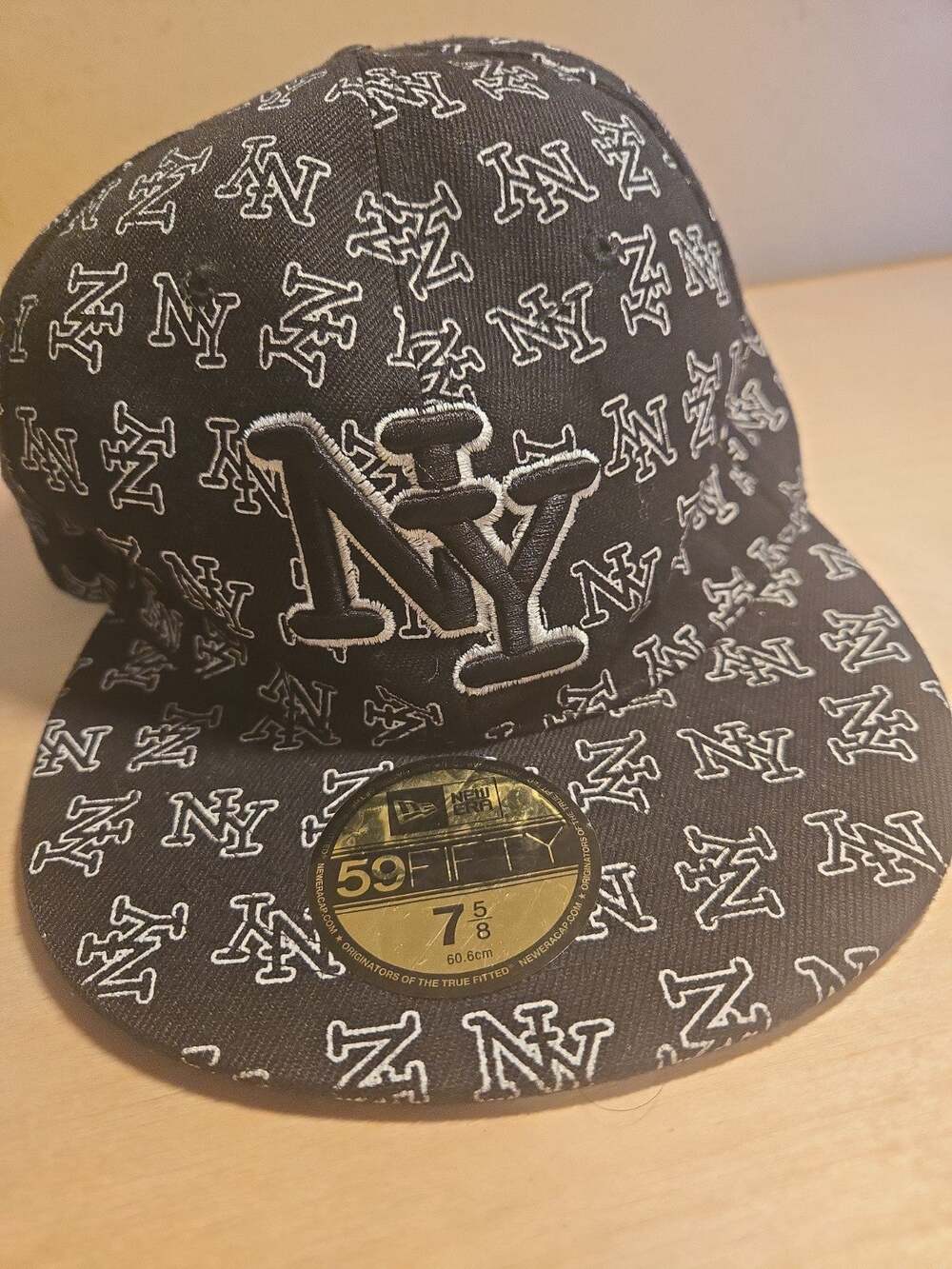 NEW ERA-SIZE 7 5/8 ADULT NY EMBROIDERED LOGO COTTON BASEBALL CAP FOR MEN